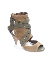Viva La Diva Cuff Sandal