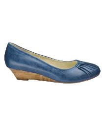 Viva La Diva Rouched Wedge Shoe