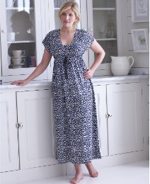Lady wearing plus size maxi dress for large bust