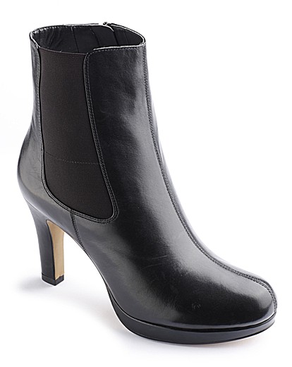 Clarks Softwear Black Leather Ankle Boot D Fit