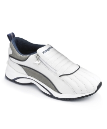 Kangaroos Zip Trainers EE Fit