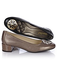 Van Dal Leather Pump With Circle Trim Van Dal Leather Pump With Circle Trim