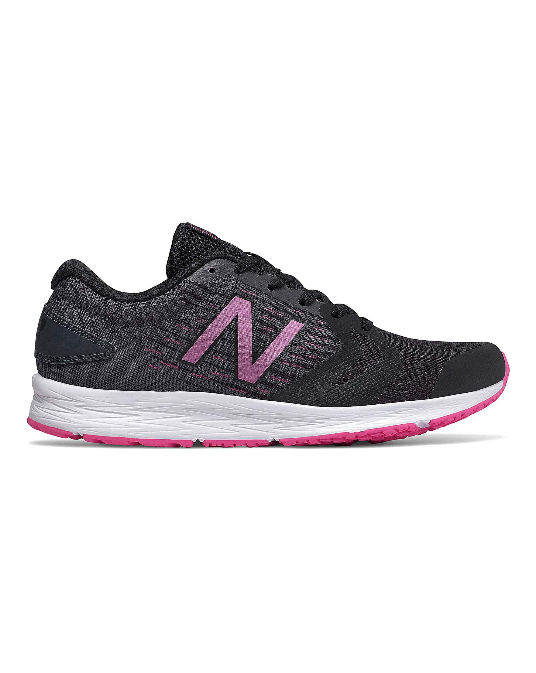 new balance flash trainers