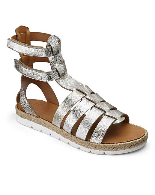simply be sandals