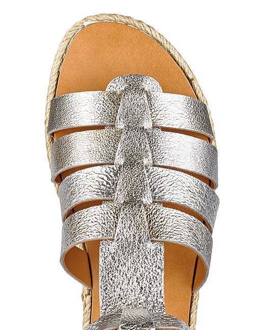 simply be sandals