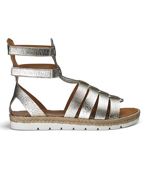simply be sandals