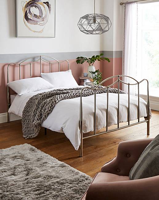 Deco Kingsize Metal Bedstead