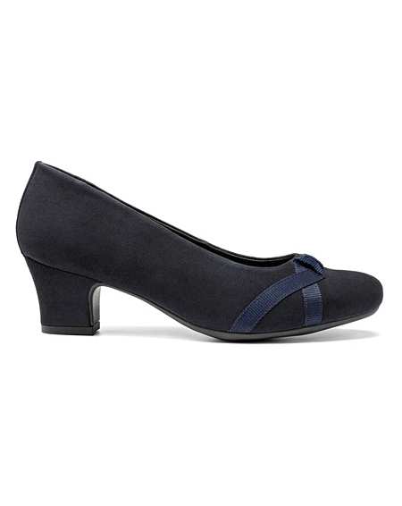 navy court shoes size 3