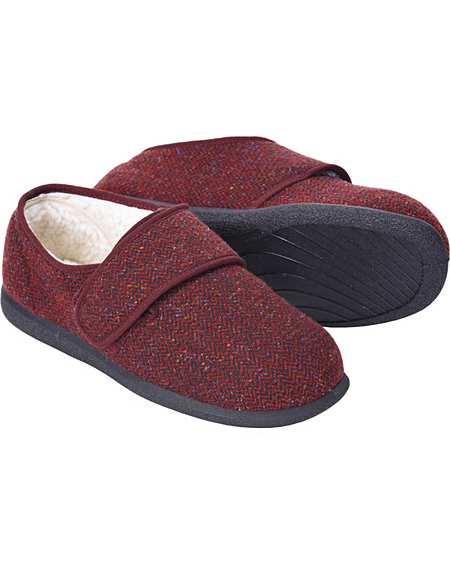 narrow fitting mens slippers