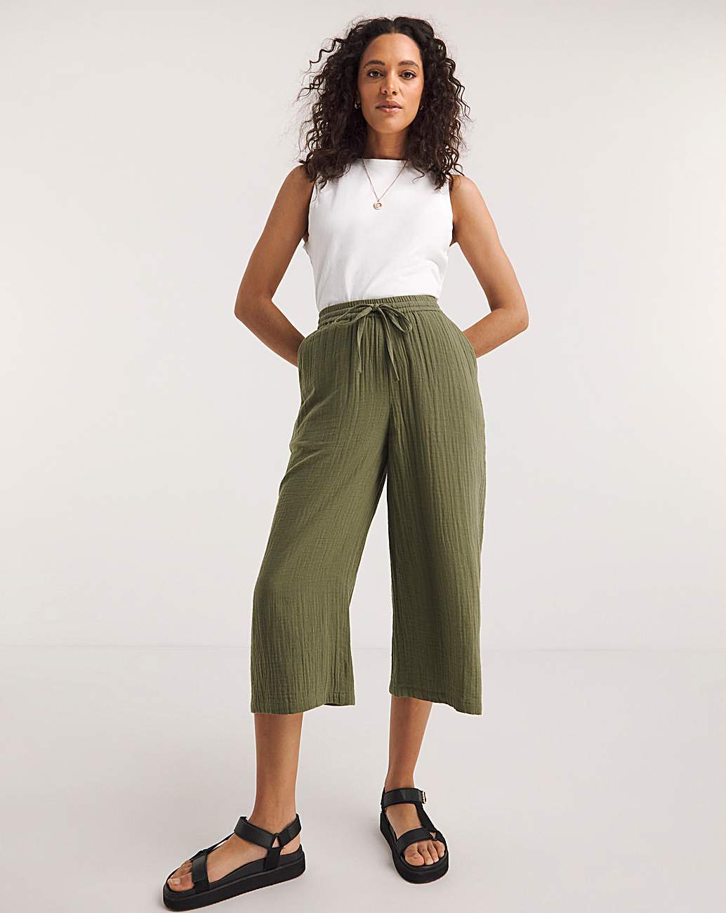 Green square hot sale pants