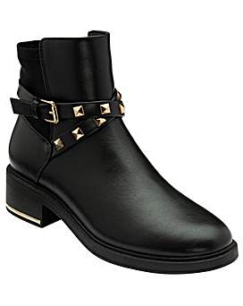 Lotus Alicia Boots. Standard D Fit