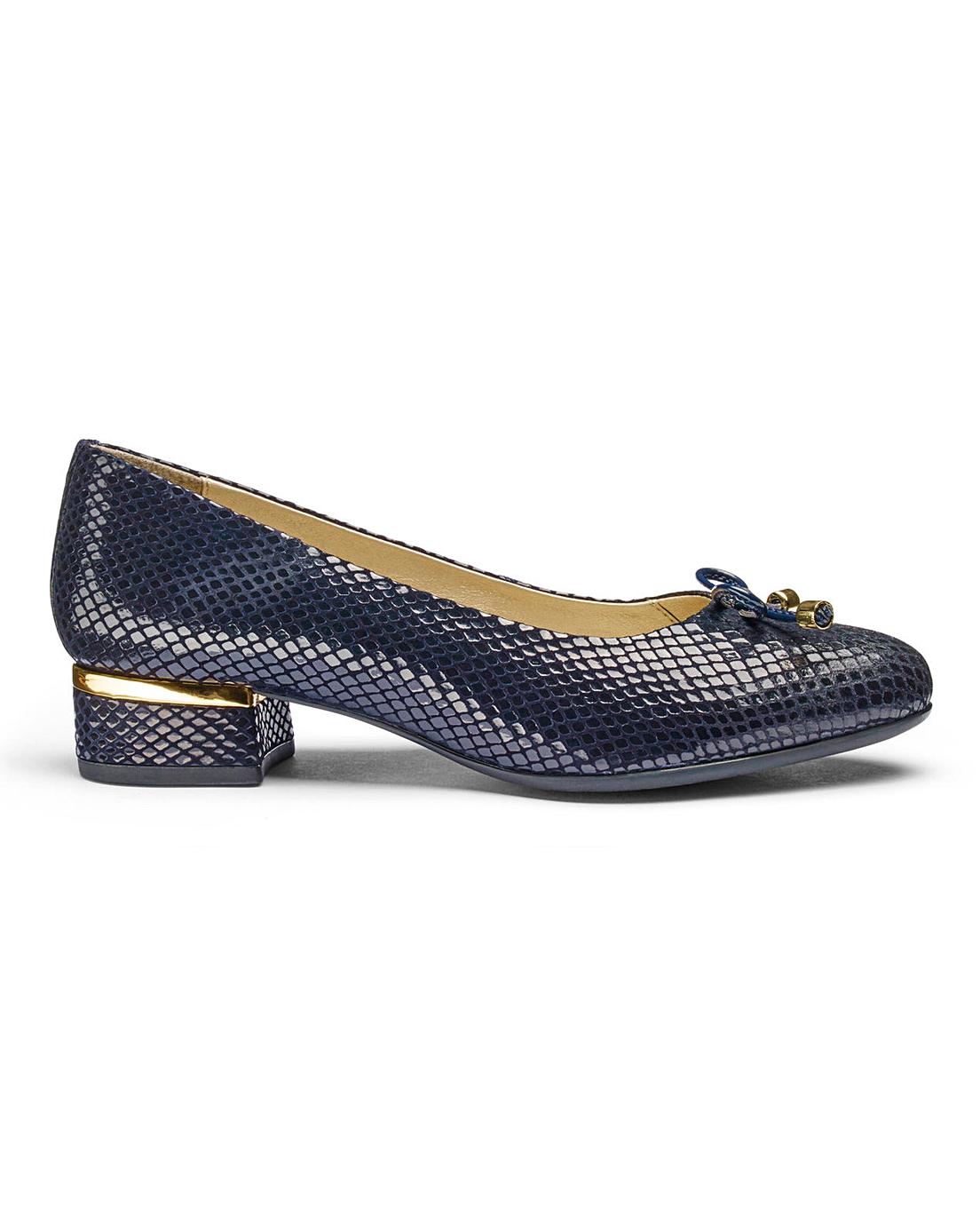 eee court shoes