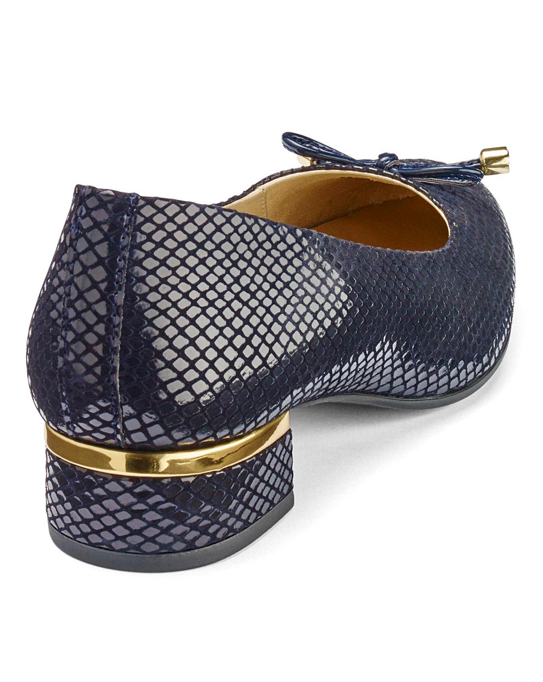 eee court shoes