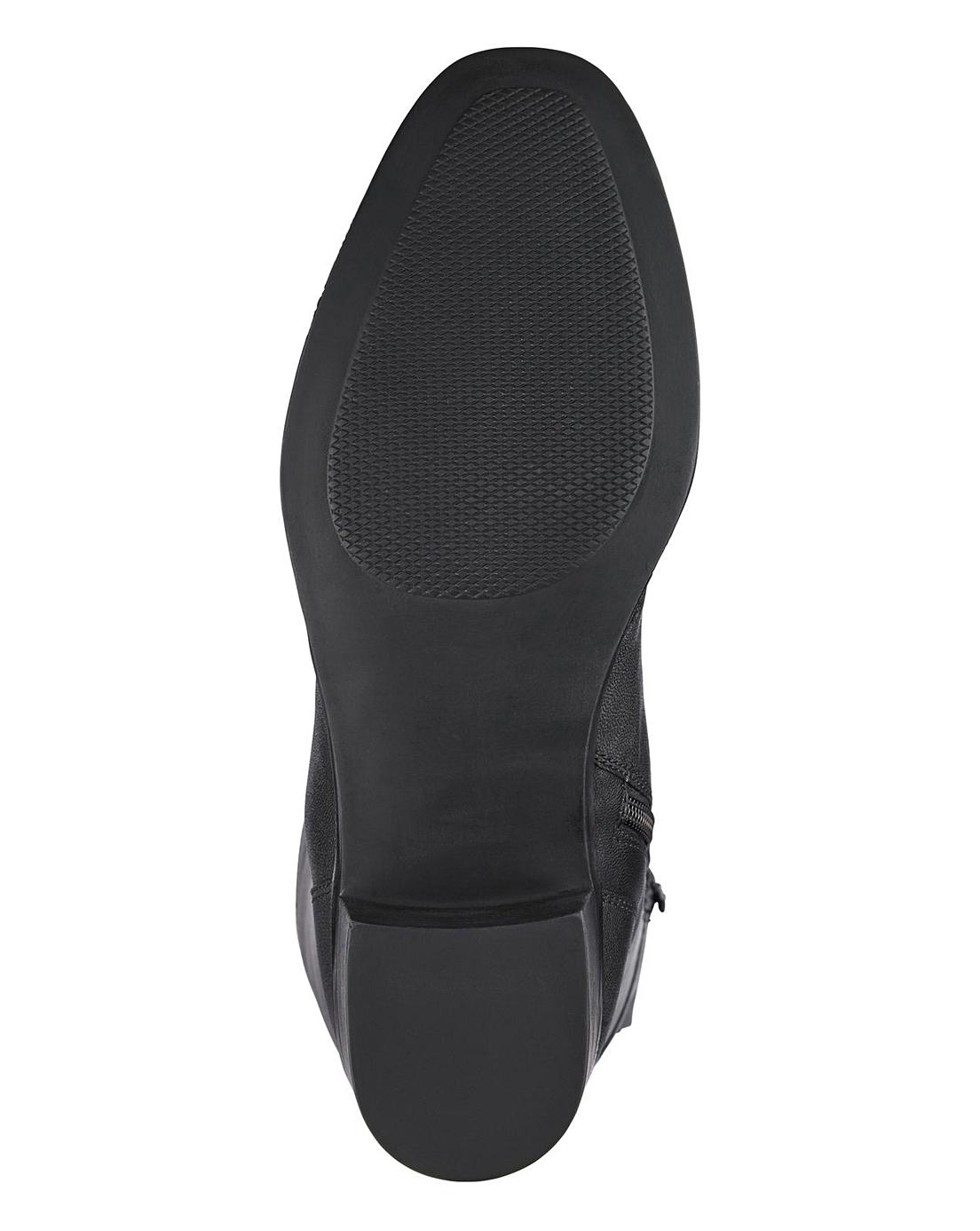 lotus spindle boots