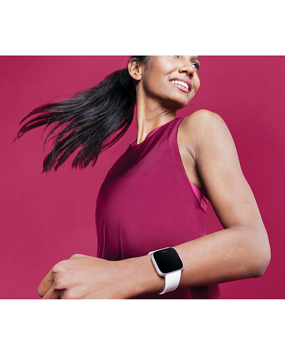 white fitbit versa lite