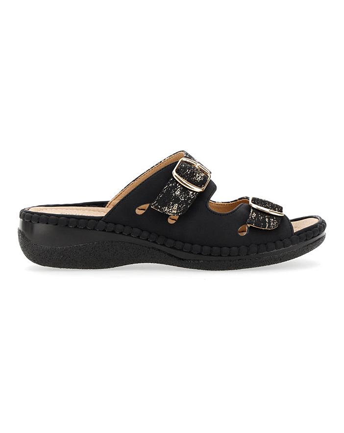 twin buckle sandals