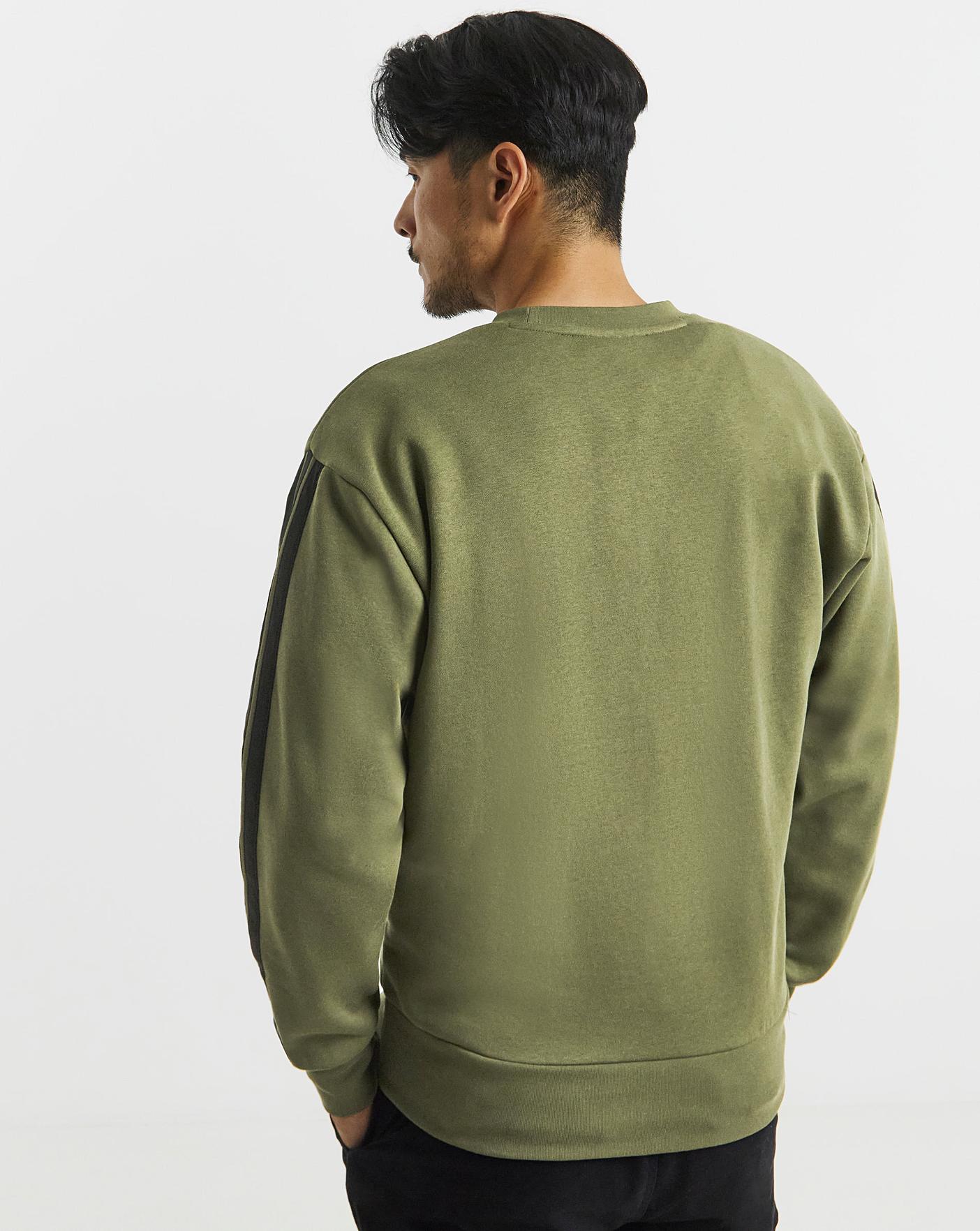 【OLIVE】Cracked sweatshirt adidas 3 Stripes Fleece Sweatshirt | Oxendales
