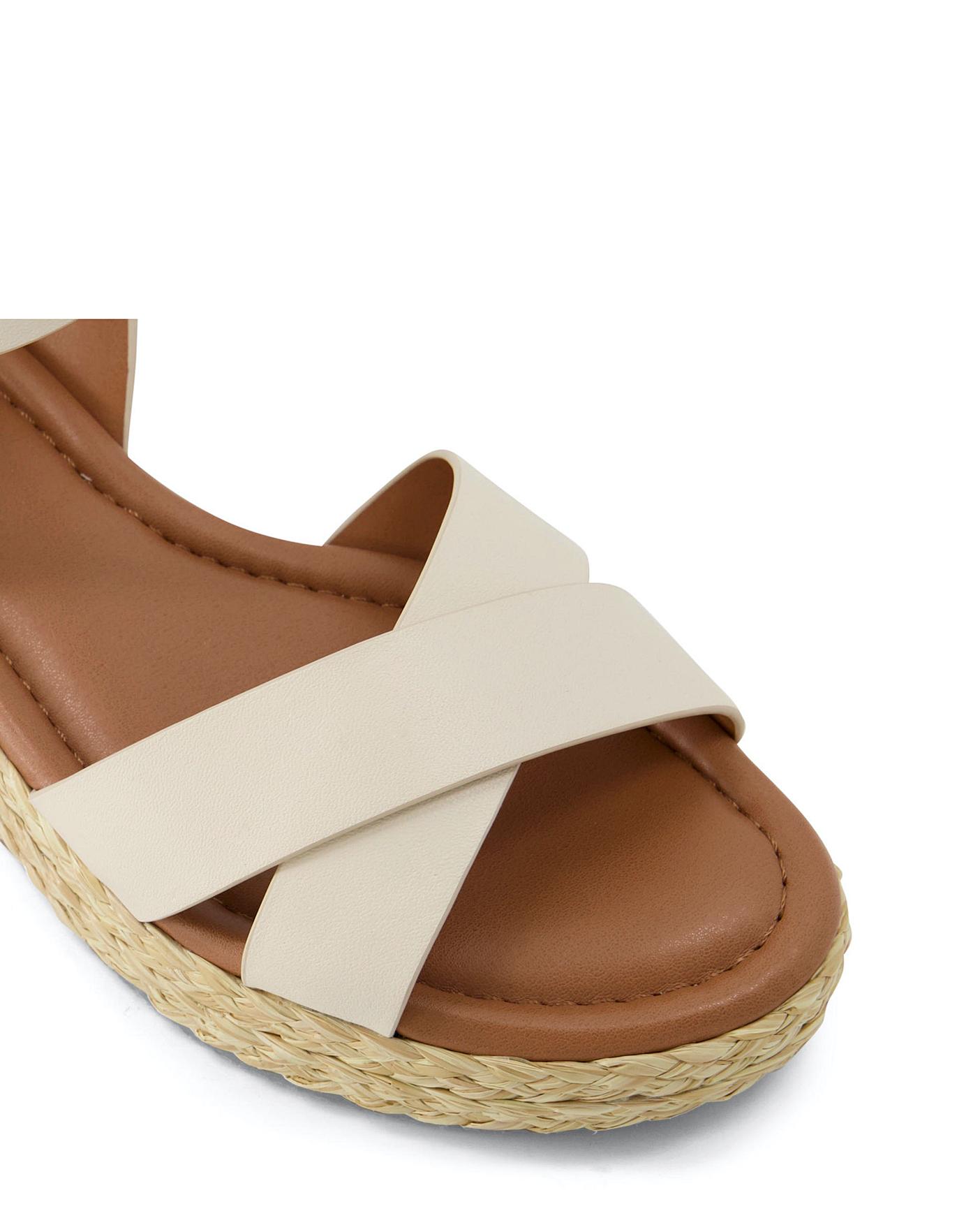 Tan on sale wedges dune