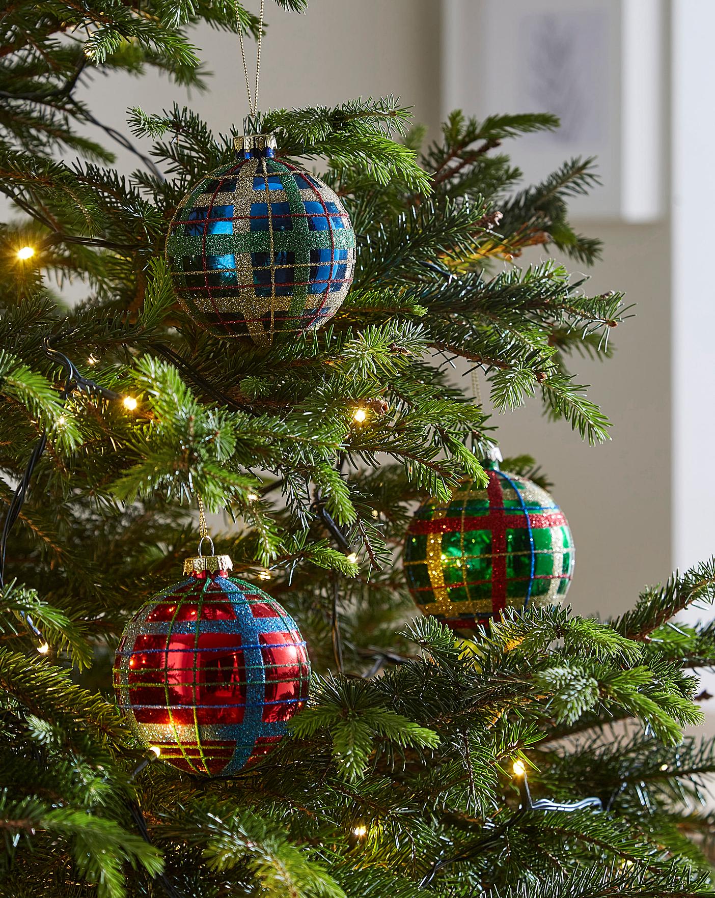 tartan christmas baubles