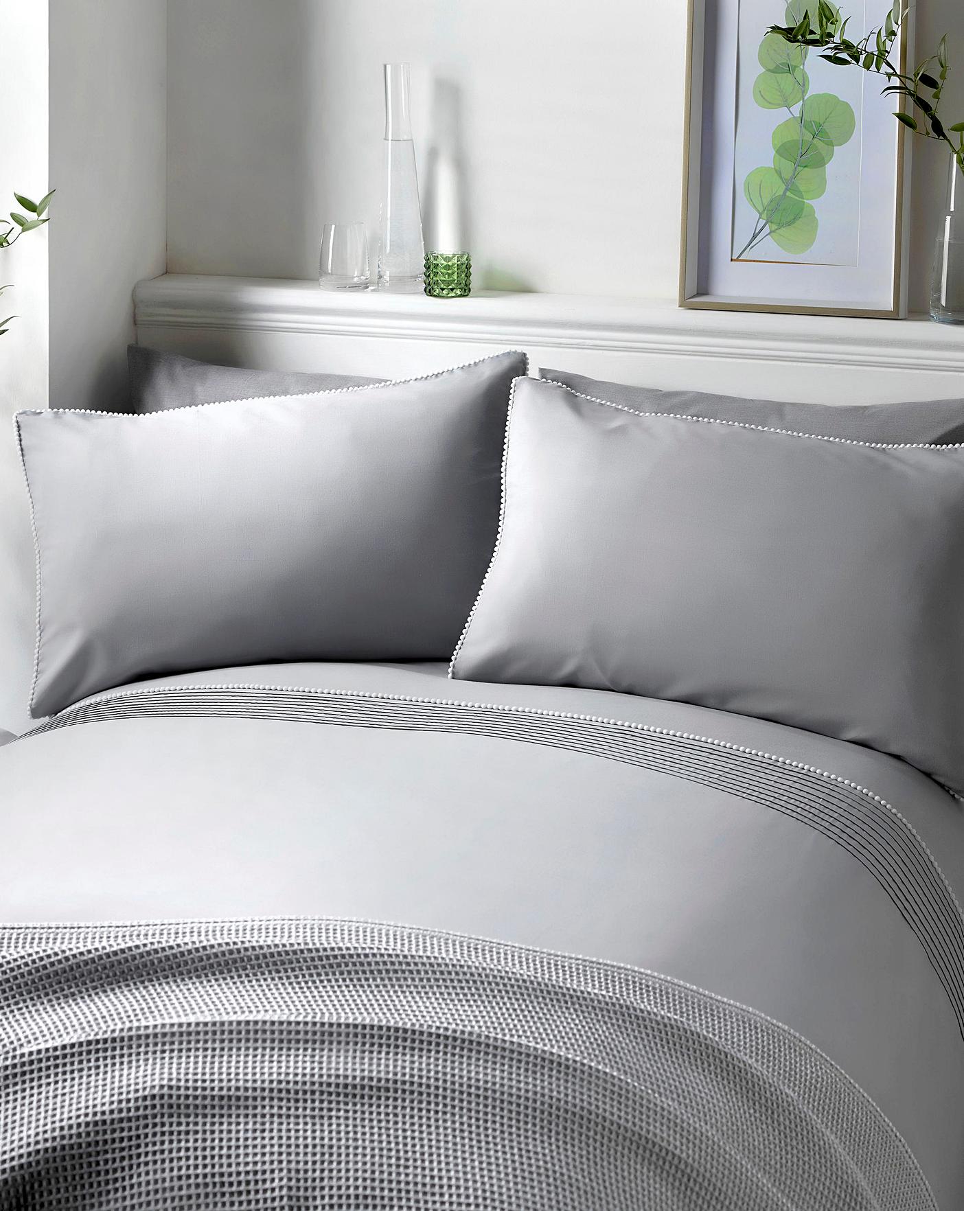 Serene Pom Pom Duvet Set Home Essentials