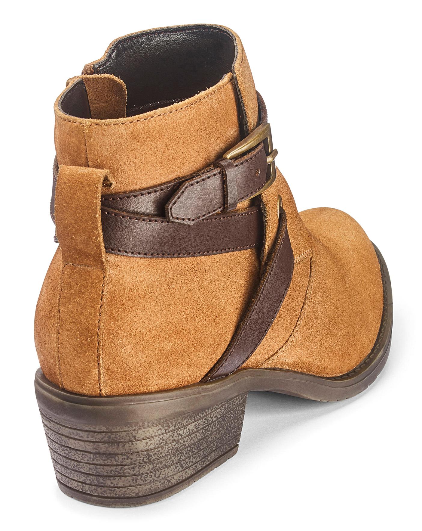eee width ankle boots