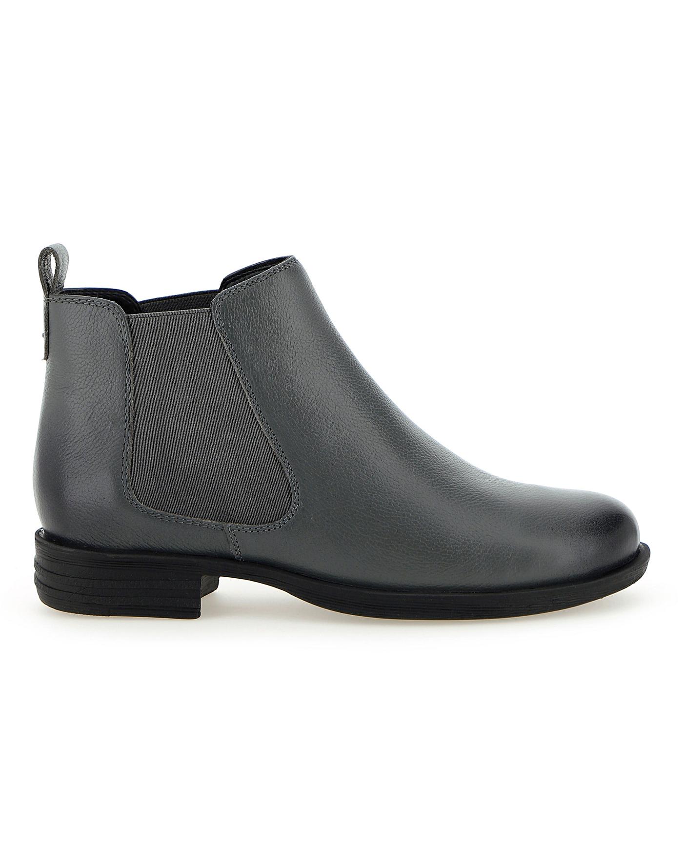 women's ankle chelsea boots