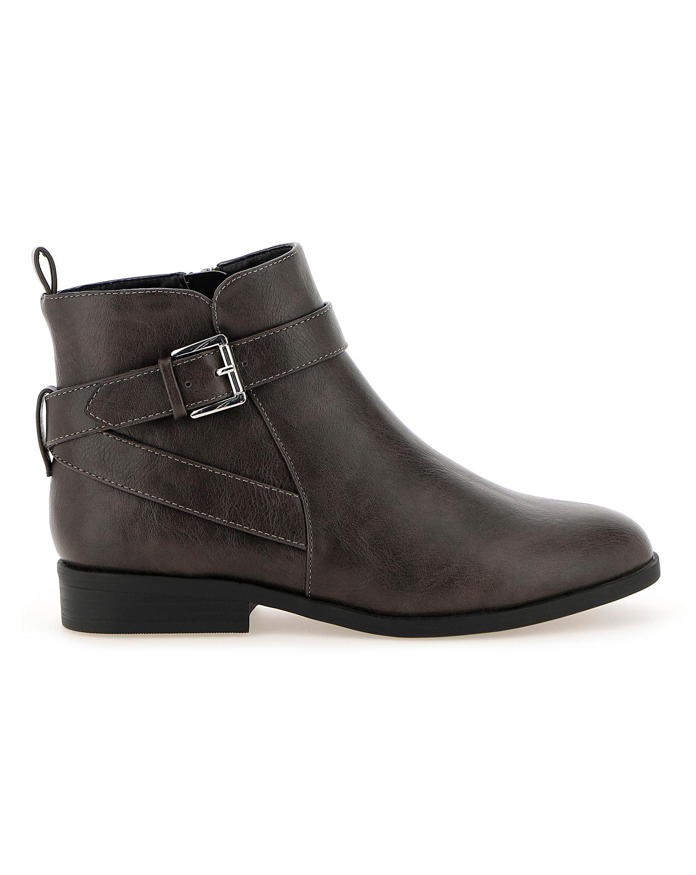 Strap And Buckle Ankle Boots E Fit 