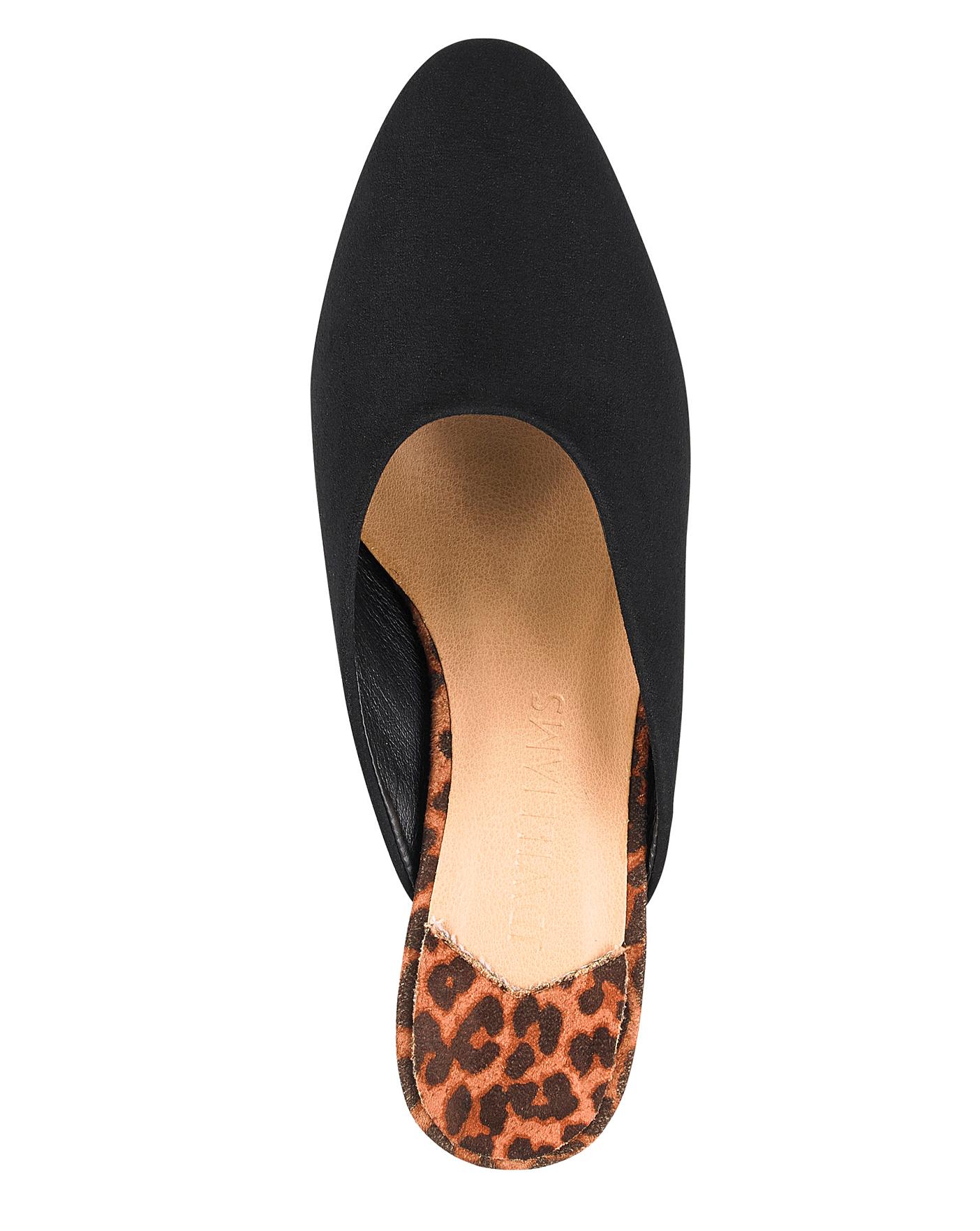closed toe block heel mules