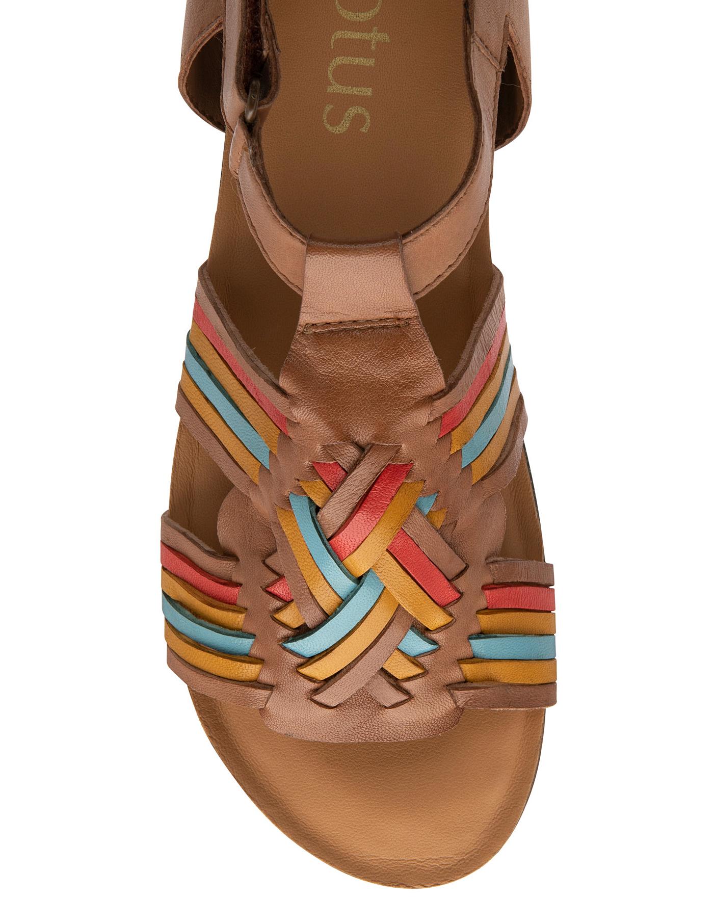 Naturalizer whistle 2025 sandals