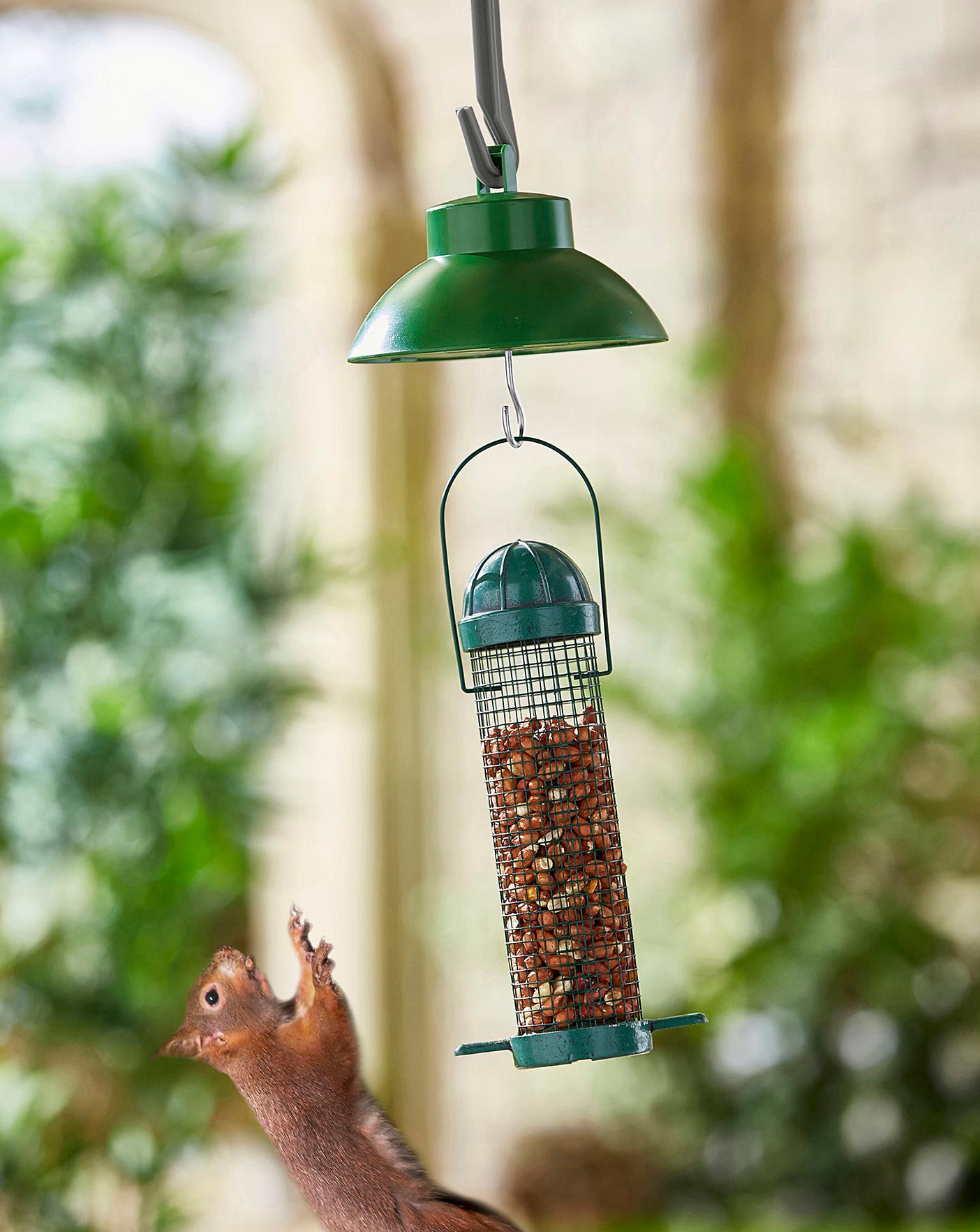 bird feeder that spins squirrels