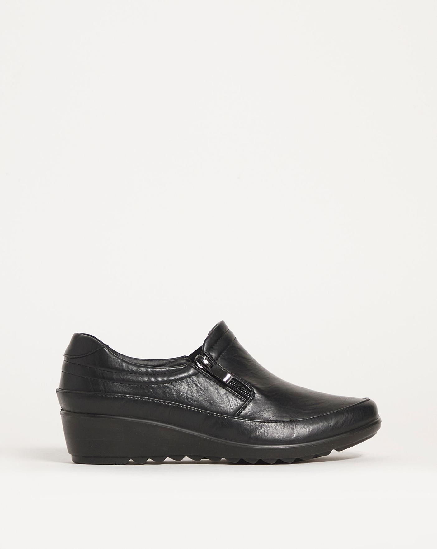 Cushion walk hot sale black shoes