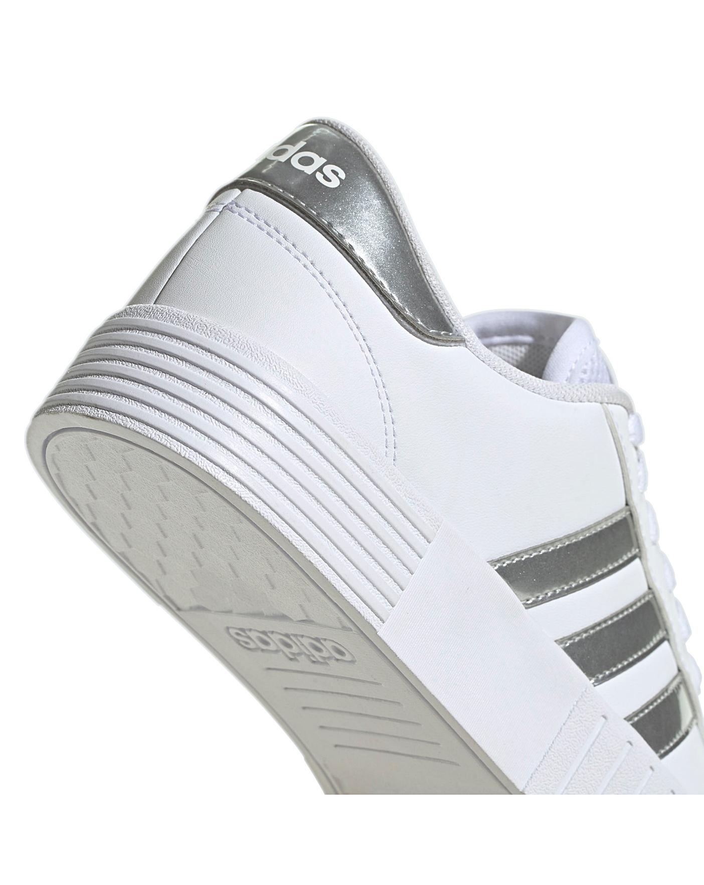 tennis court bold adidas