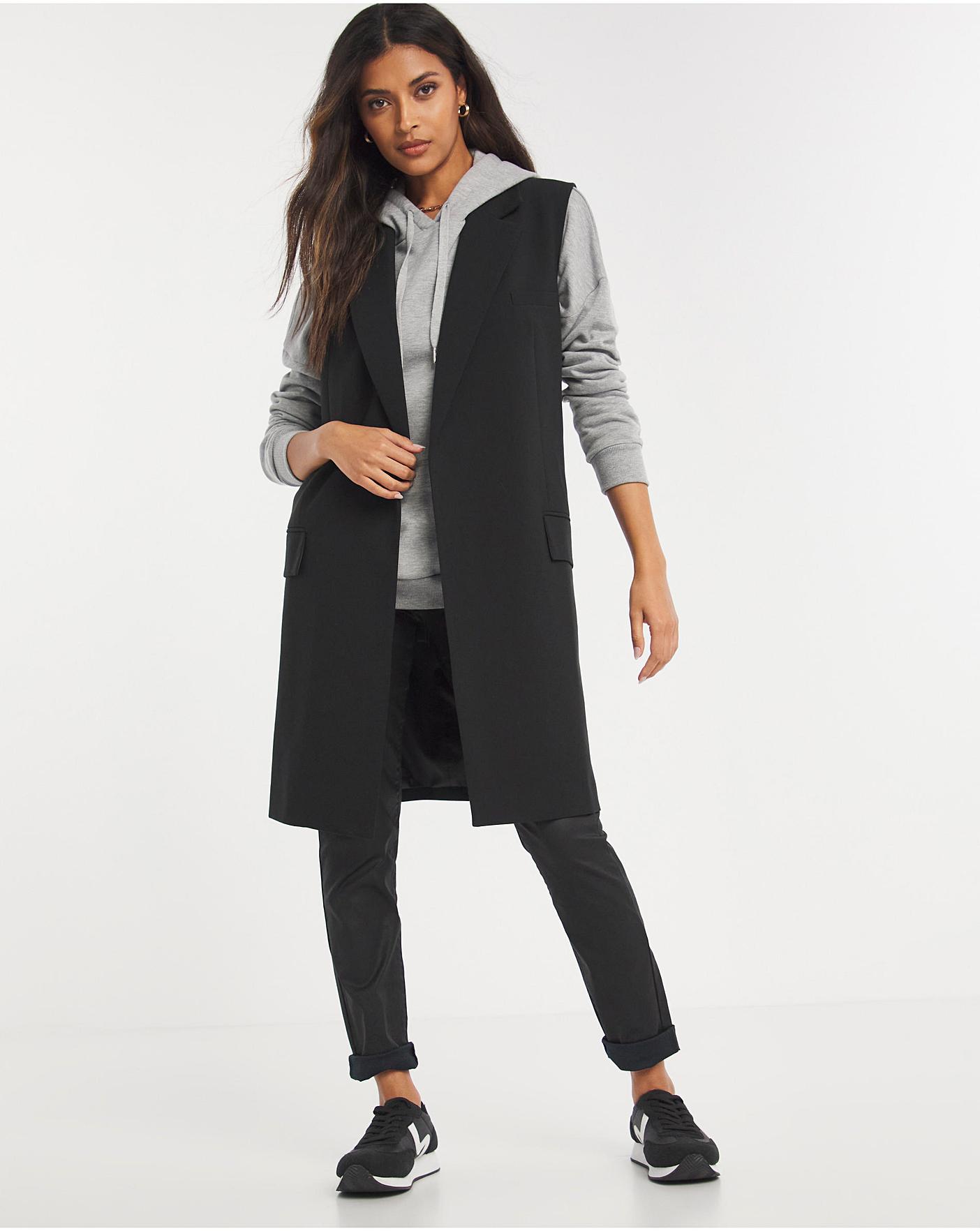 longline sleeveless blazer