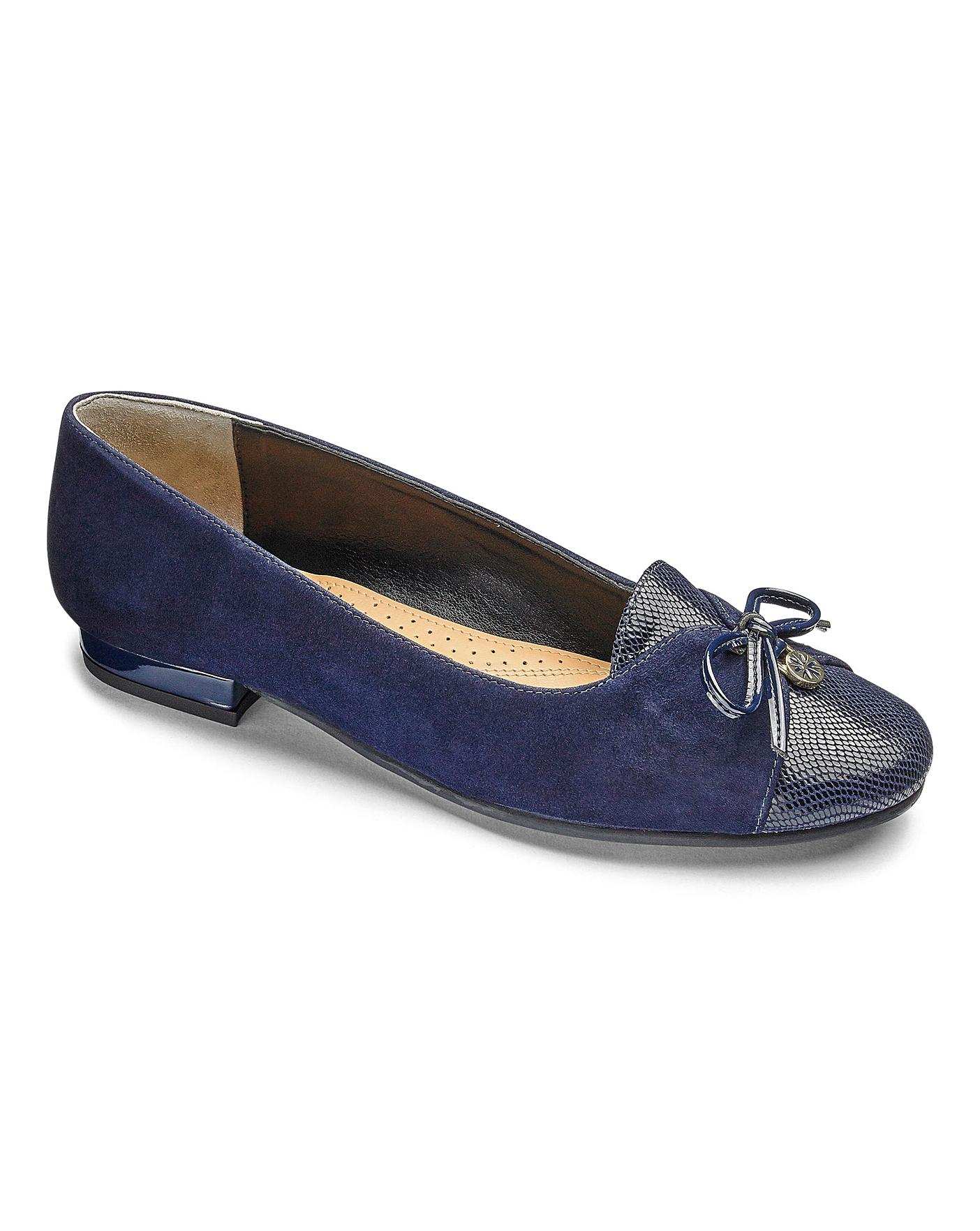 van dal shoes e fitting