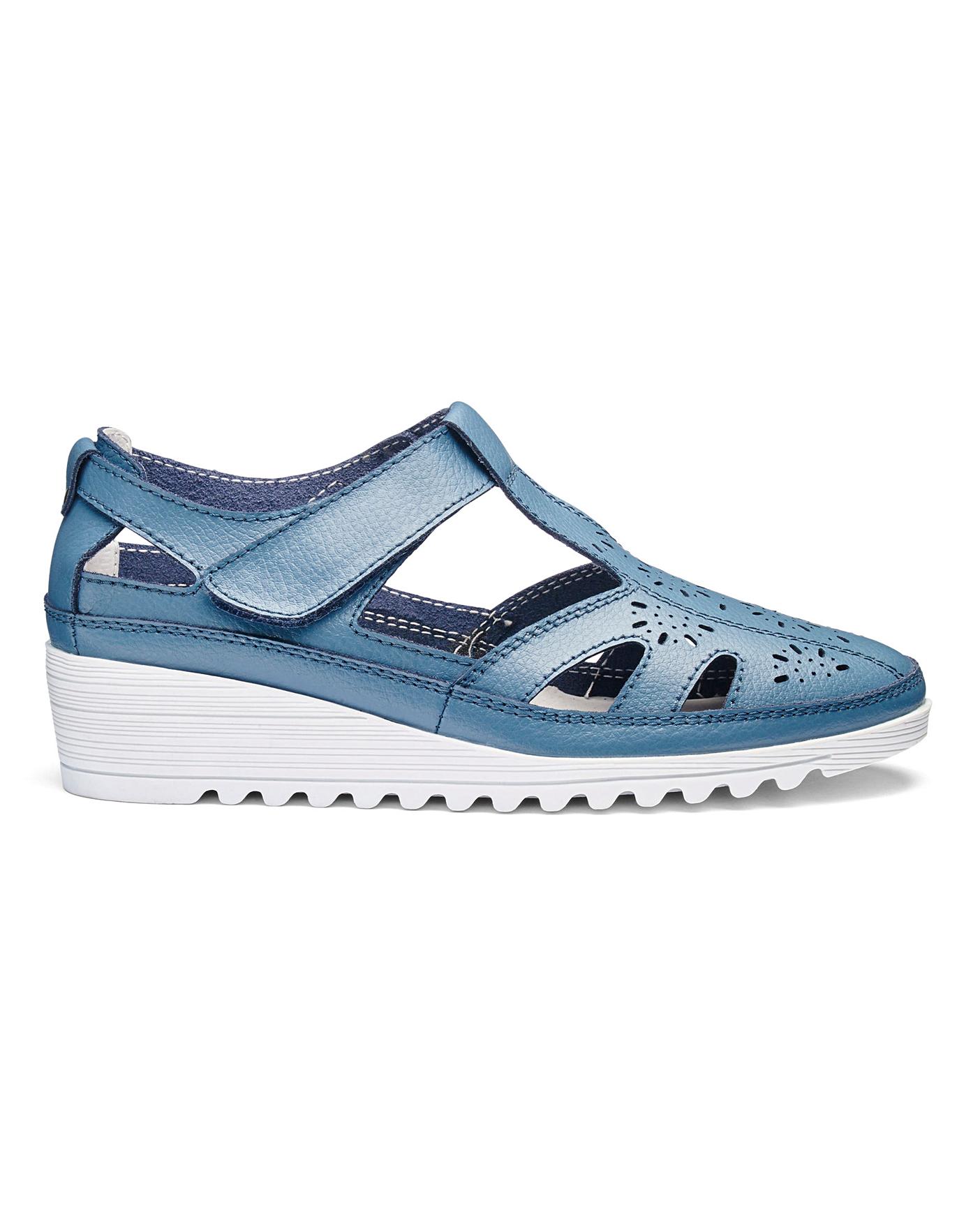 yeezy yecheil farfetch