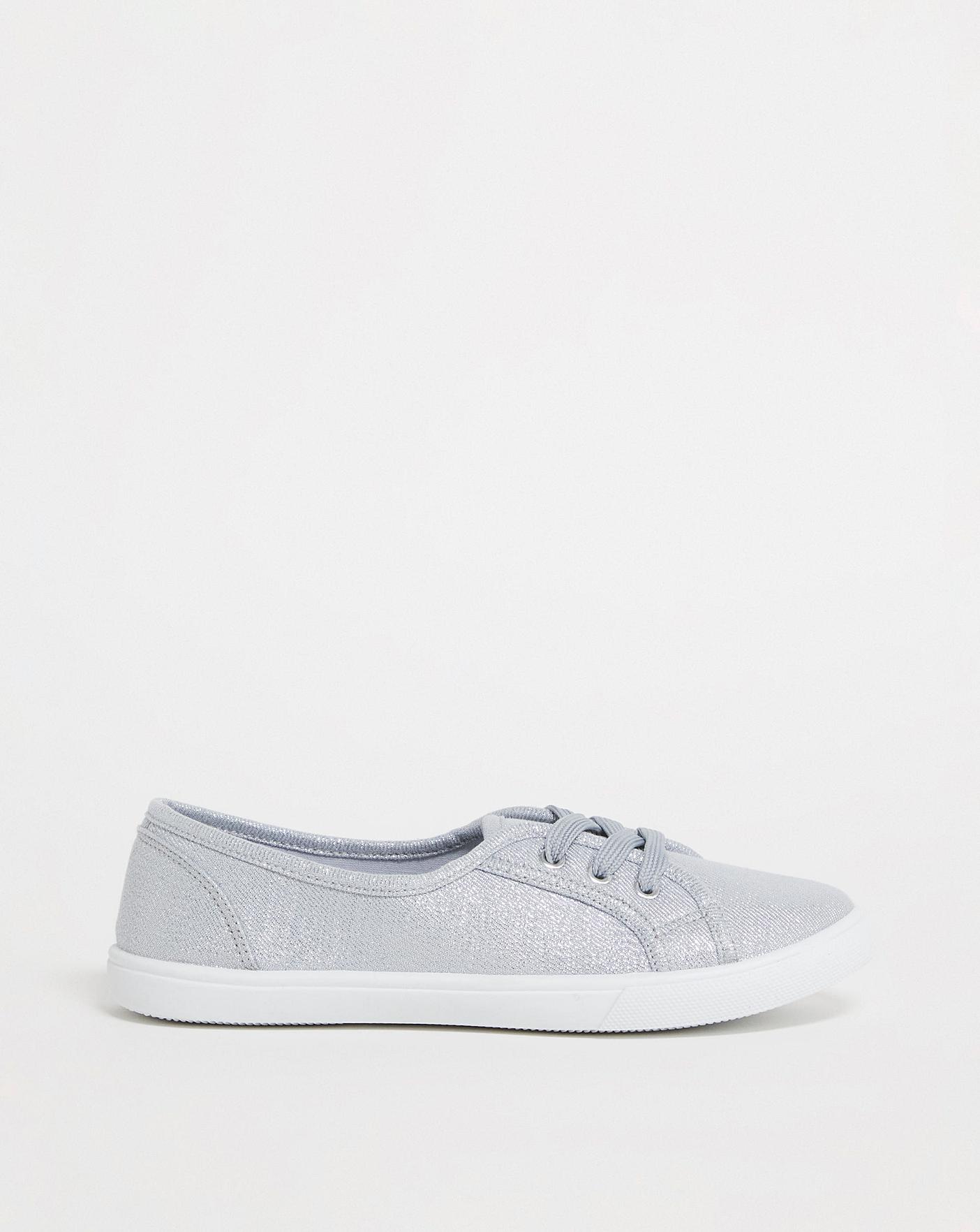 Wide fit hot sale white plimsolls