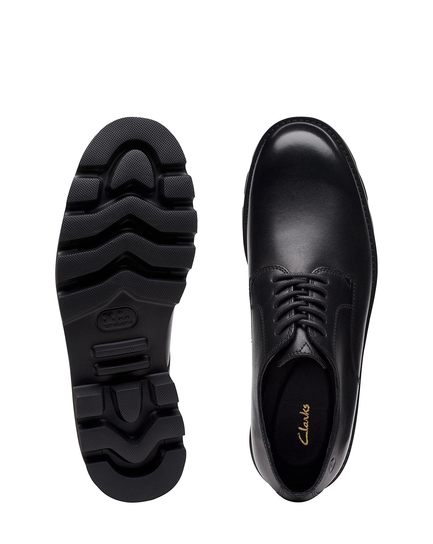 Clarks black hot sale walking shoes