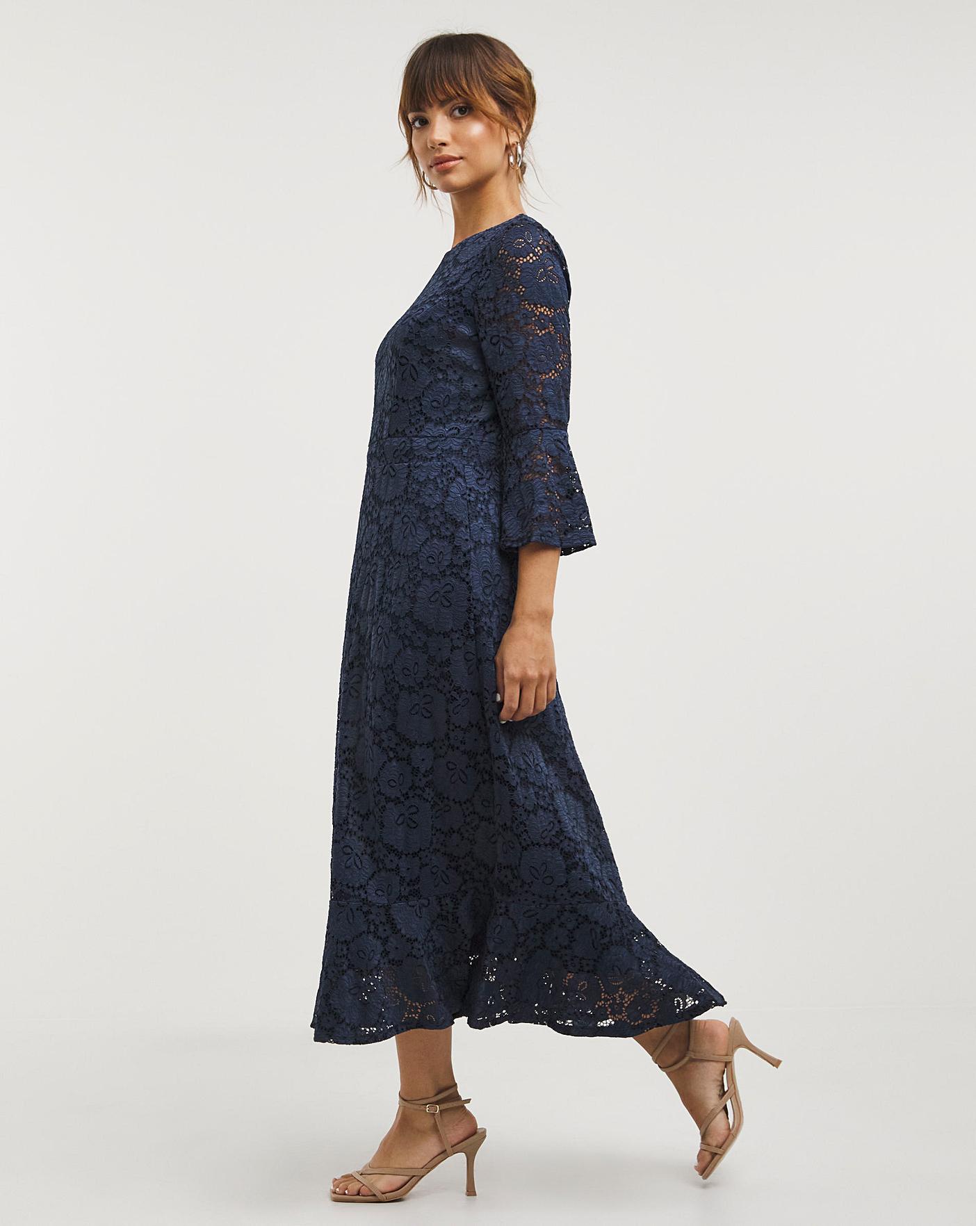 Hope and ivy fluted sleeve midi with hotsell cut out