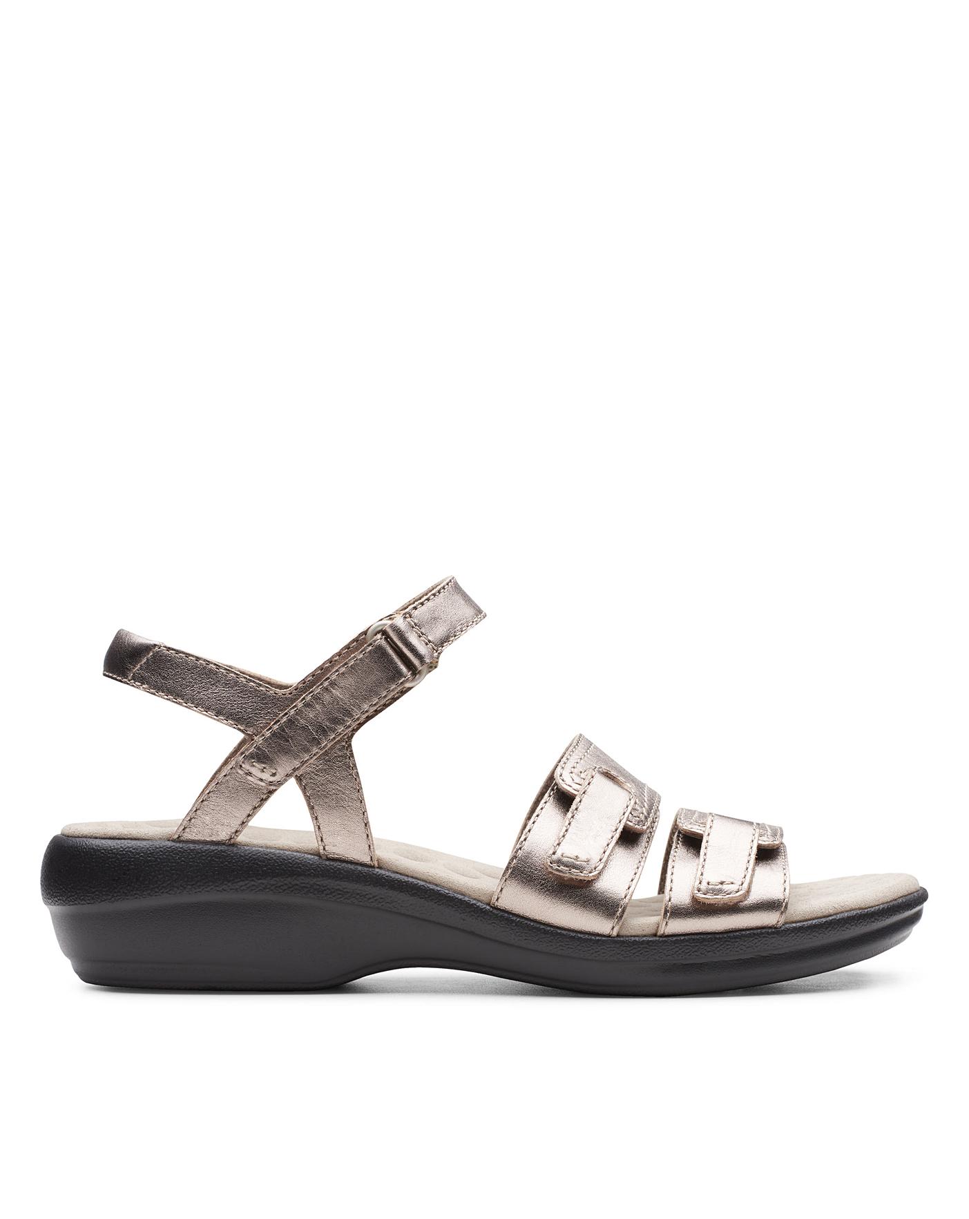 clarks narrow fit sandals