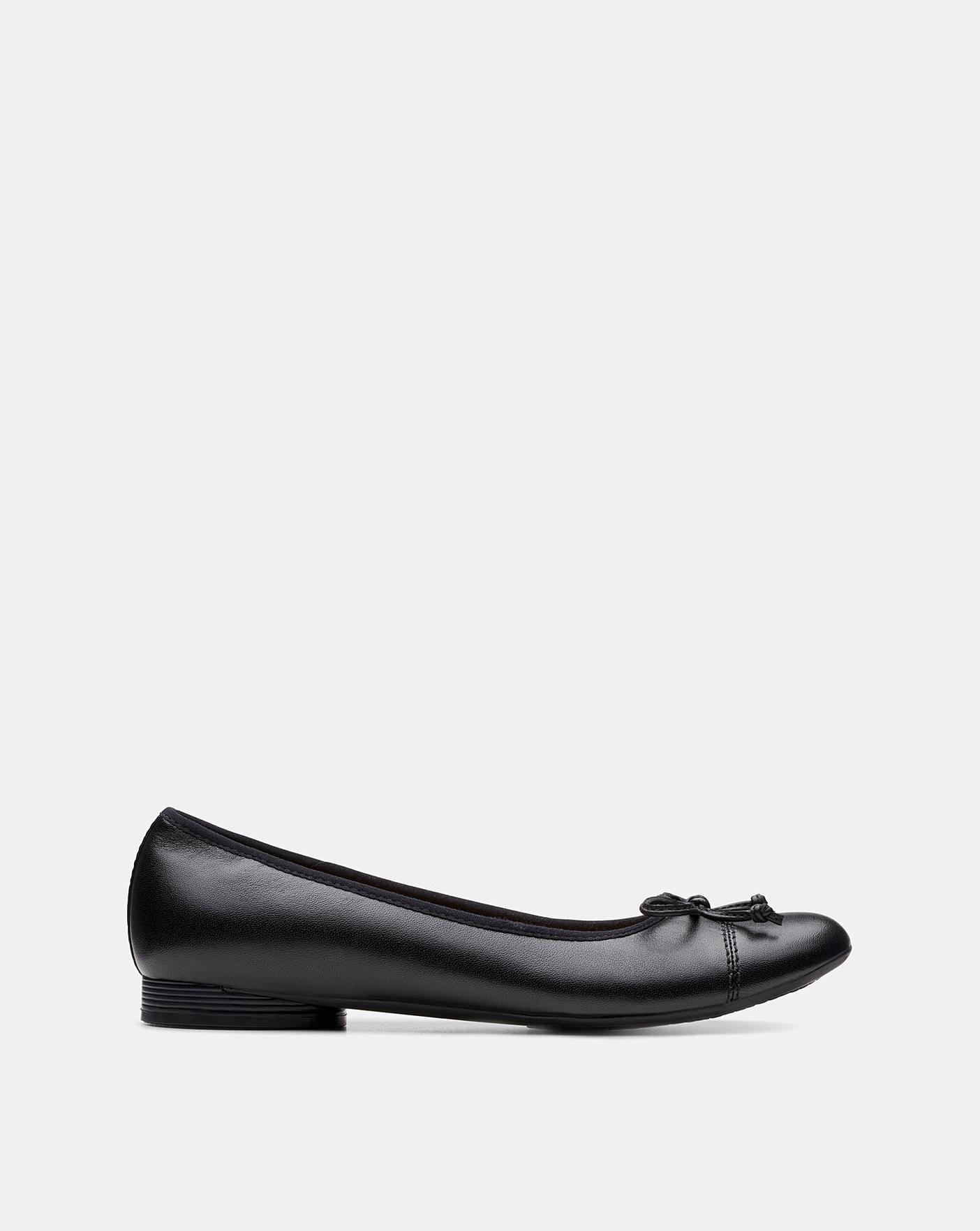 Wide fit pumps sale clarks