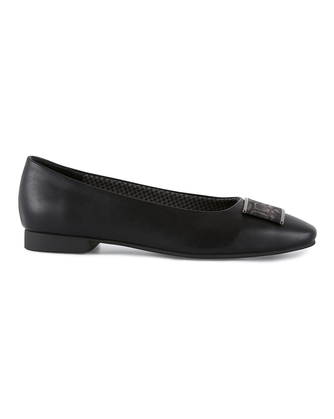 square toe leather ballerina pumps