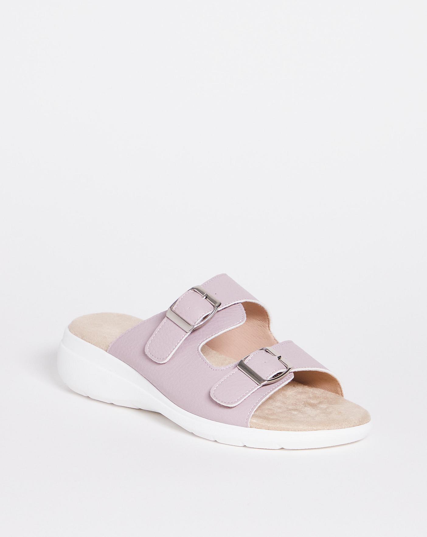 Cushion walk eee on sale sandals