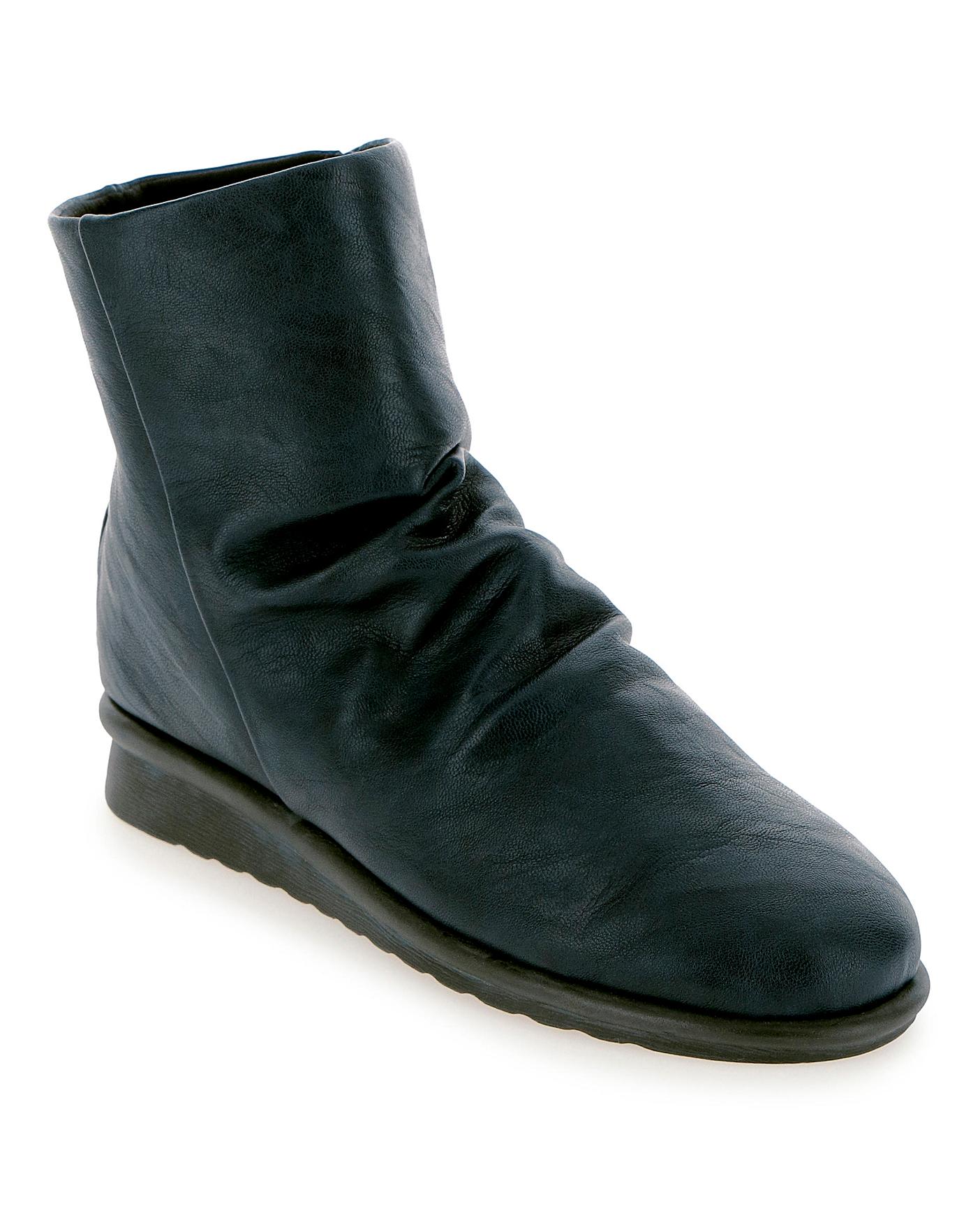 cushion walk boots wide fit