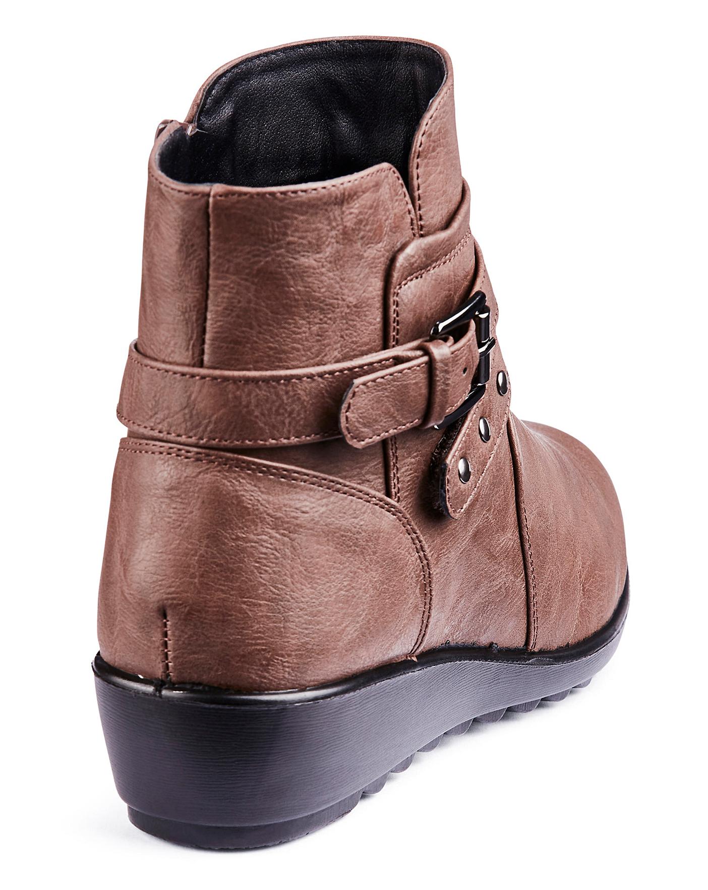 cushion walk boots wide fit