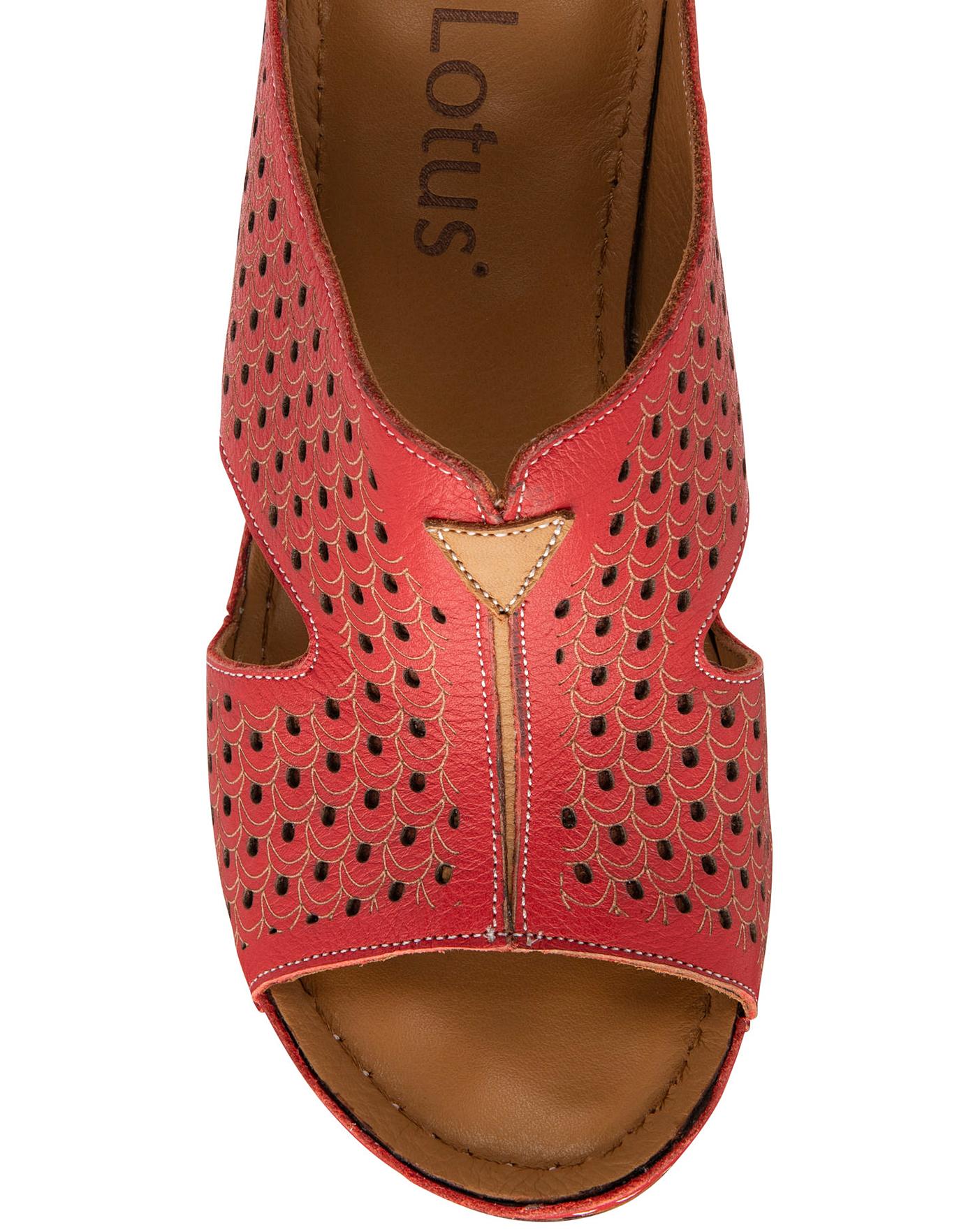 Lotus red sandals top