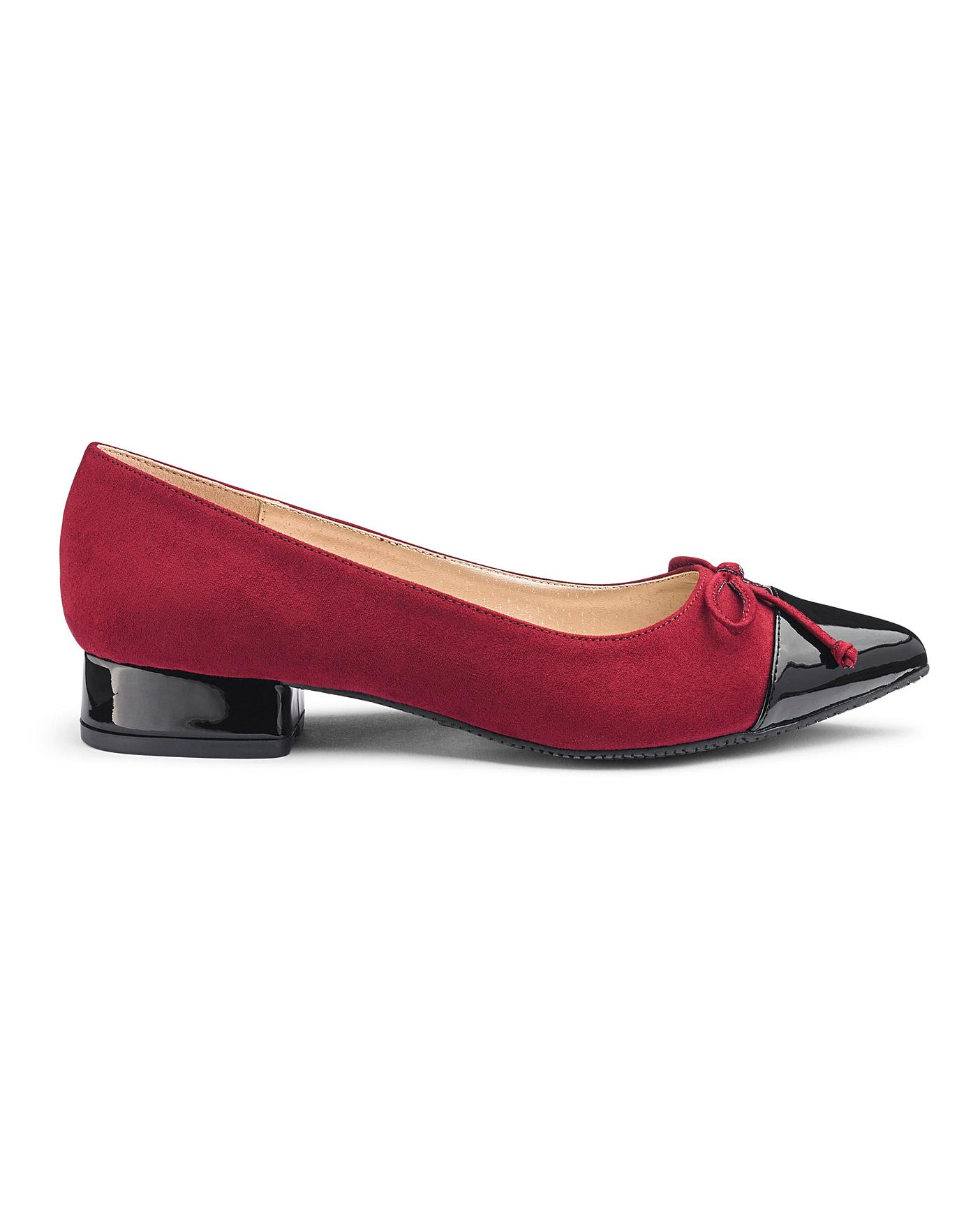 pointed ballerina shoes