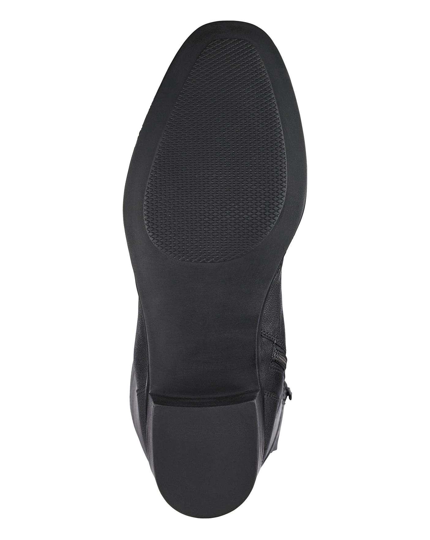 lotus spindle boots