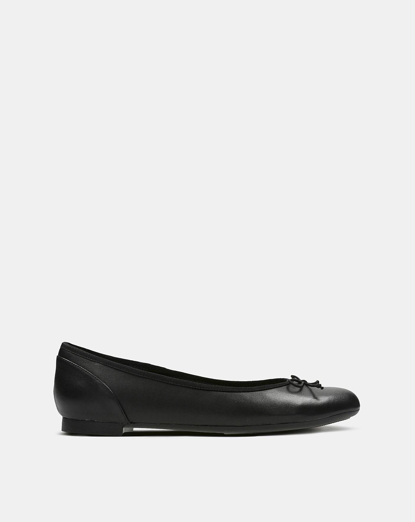 Wide fit clearance pumps clarks