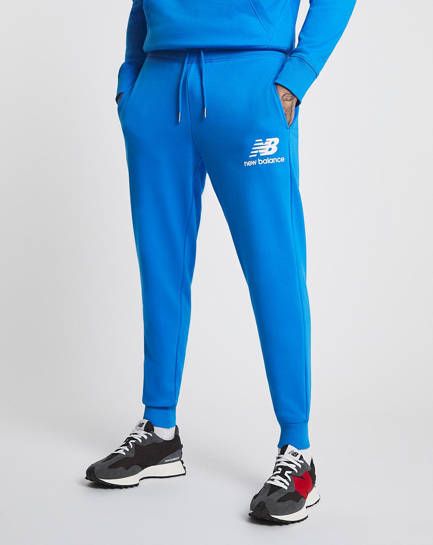 New balance essentials stacked best sale logo sweatpant