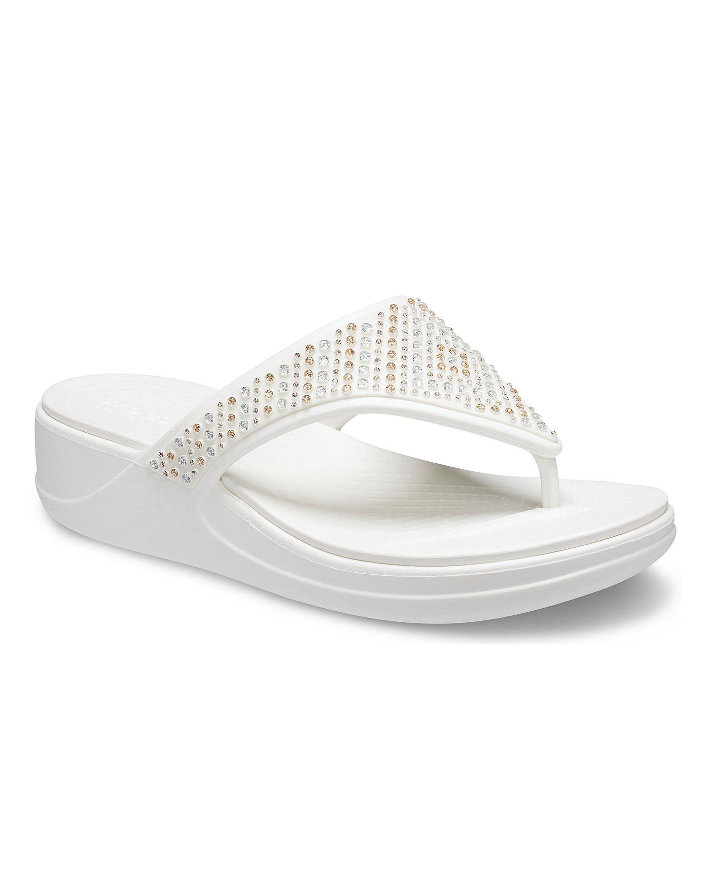 crocs t strap flats